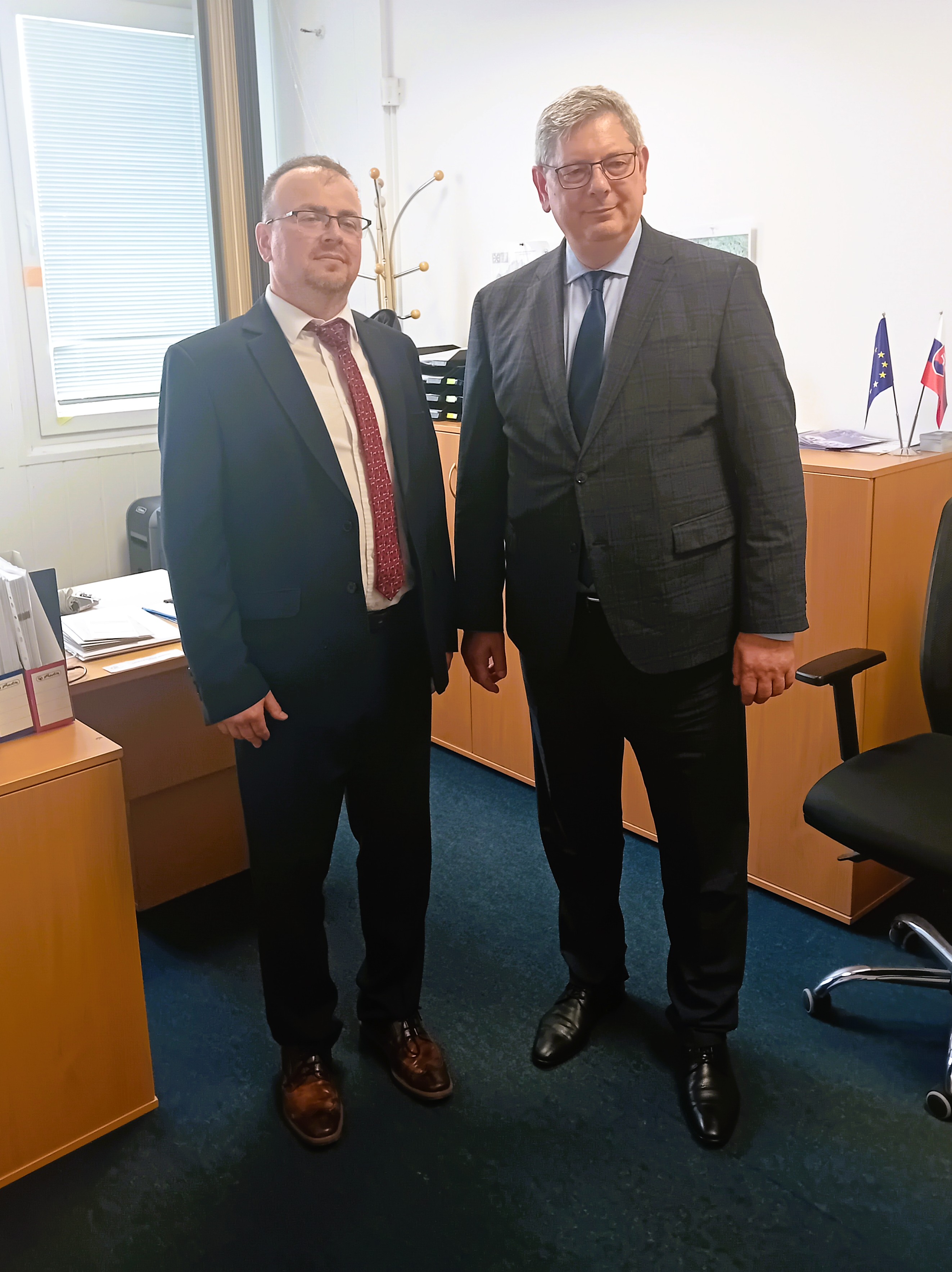 Kancelária CPP Prešov_Minister spravodlivosti SR Boris Susko a vedúci kancelárie Prešov Jaroslav Macko.jpg